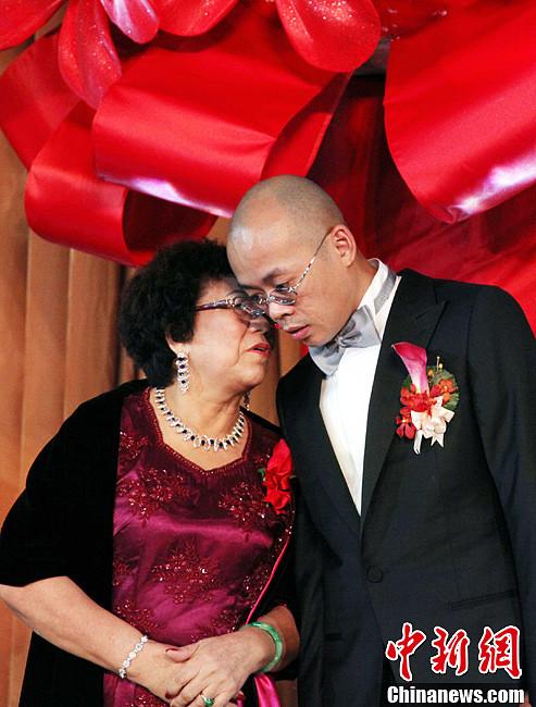 中国首善为二儿办奢华婚礼 席开95桌