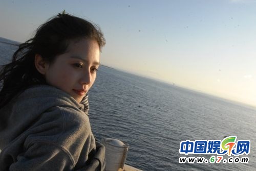 刘诗诗海量素颜街拍 网友大赞天生丽质