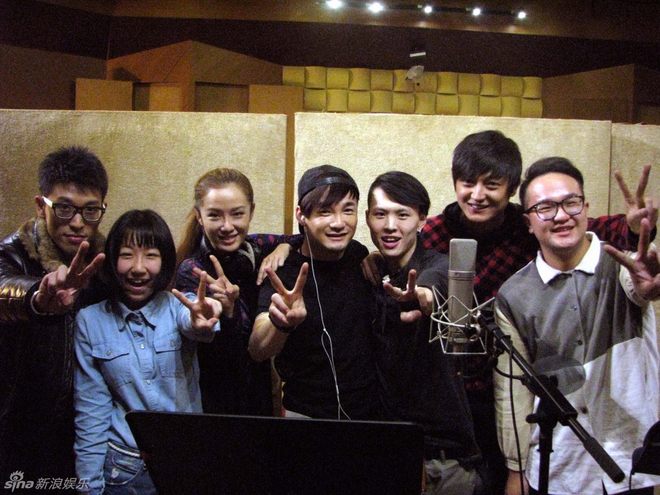 好声音那英学员首聚 录制班歌《小二班》