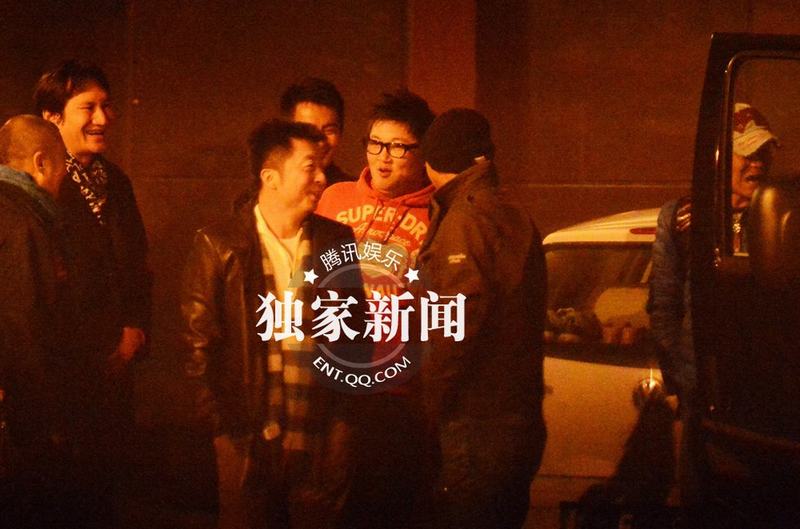 明星足球队夜会饺子馆 孙楠房车主路倒车