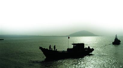 青岛海上明珠:太公钓鱼处 无饵鱼上钩