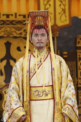 《隋唐英雄》将登湖南 赵文瑄蓝燕亲热床照曝光