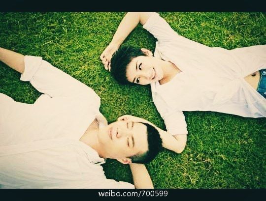 黄奕老公秀恩爱合影