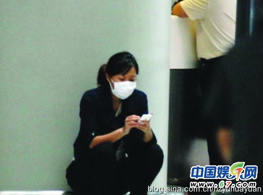 林志颖徐静蕾素颜出街如路人 图揭“辨识度”超低众星
