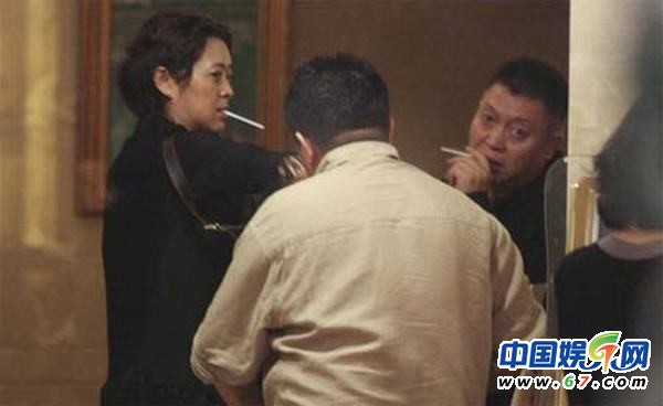 林志颖徐静蕾素颜出街如路人 图揭“辨识度”超低众星