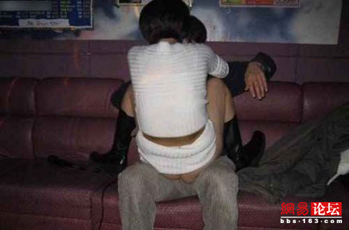 KTV里尽是龌龊男女 疯玩无底线