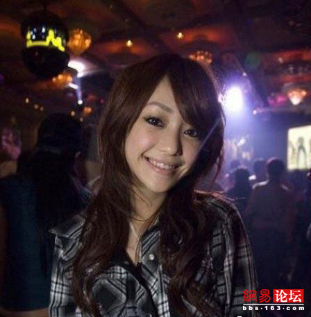 KTV里尽是龌龊男女 疯玩无底线