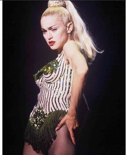 麦当娜子弹胸罩拍卖