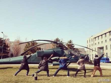 外媒严肃看航母style爆红 外媒严肃看航母style爆红