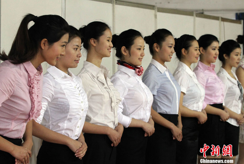 空乘招聘美女晃晕眼