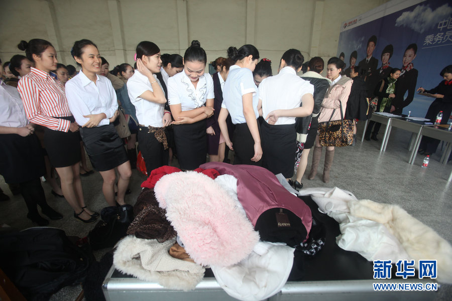 空乘招聘美女晃晕眼