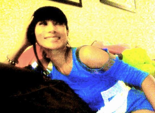 艳星白灵自曝私房照 铆钉内衣模仿干露露