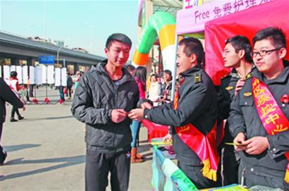 艾滋病感染者手术遭拒 医生护士职业性恐艾