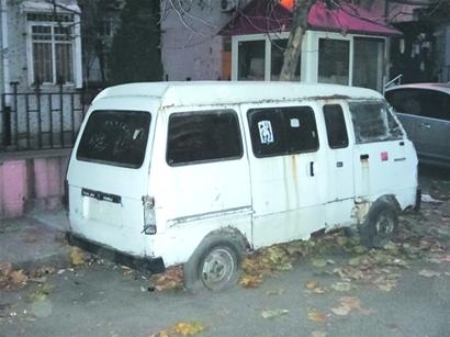 最牛占路车一睡五年多