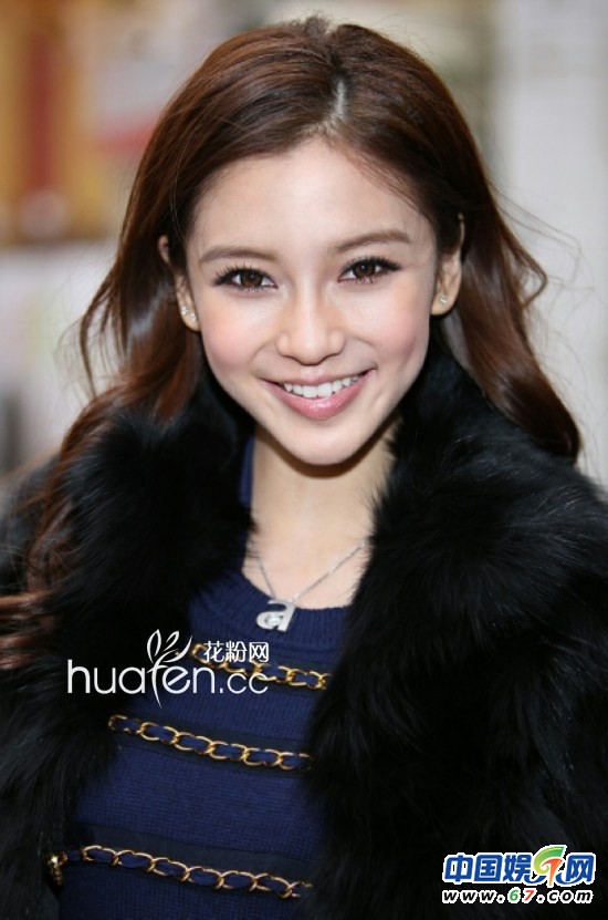 Angelababy甜美百变私照 风情无限迷翻网友