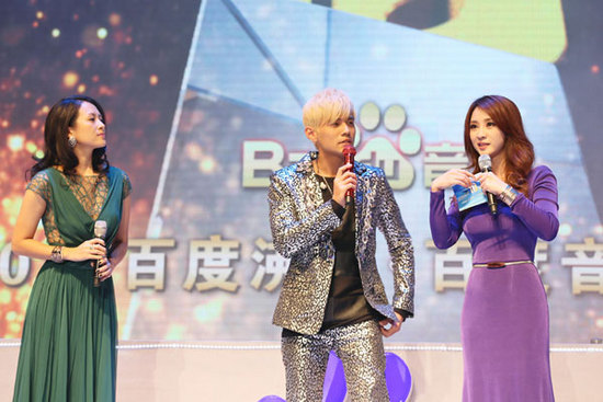 柳岩透视镂空长裙性感秀爆乳 狂跳骑马舞险些走光