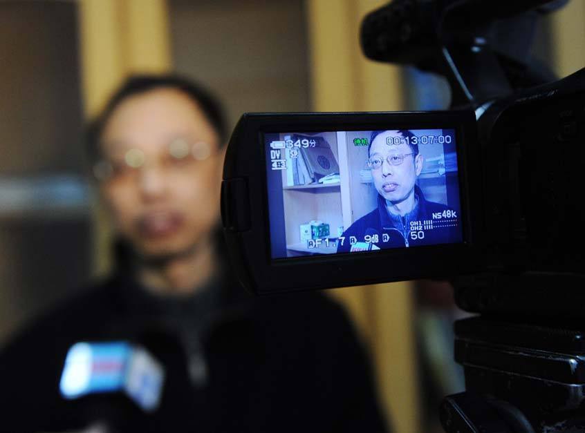 官员丑陋行径：贪污淫乱讲排场