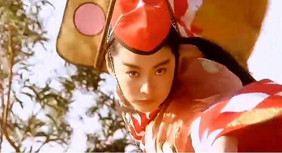 梅艳芳珍贵童年照曝光 从小上台 反串男角