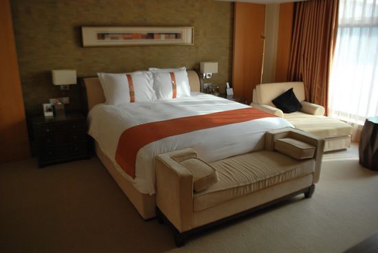 揭秘城阳酒店奢华CEO套房 每晚房价七千