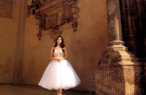 徐若瑄第一本性感写真集 15岁时的女神身材姣好