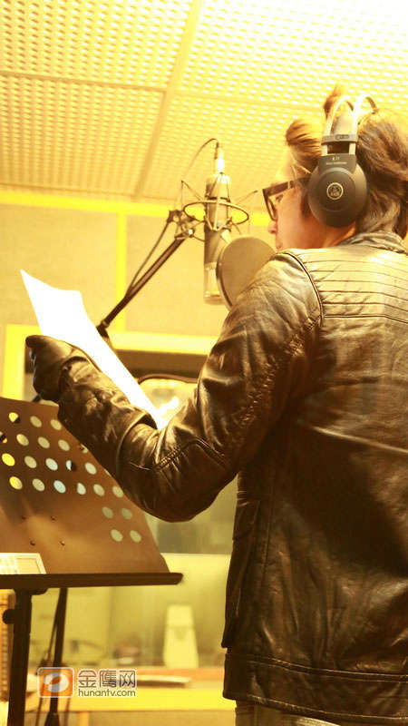 俞灏明复出后首曝清晰照 录制新歌整装蓄势待发