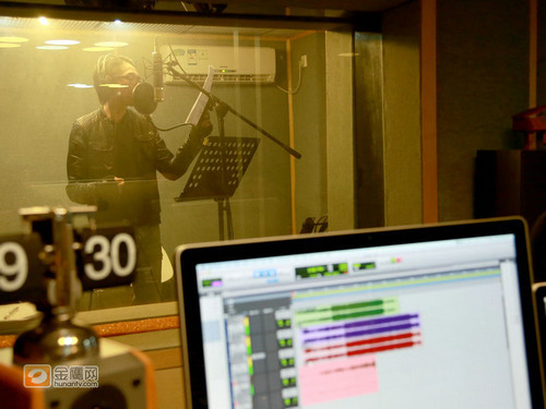 俞灏明复出后首曝清晰照 录制新歌整装蓄势待发