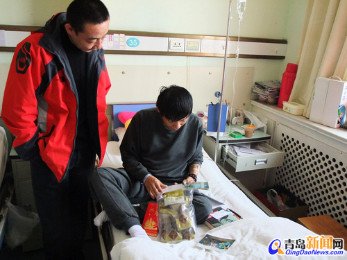 青岛小哥救灾落病根 没钱治命悬一线