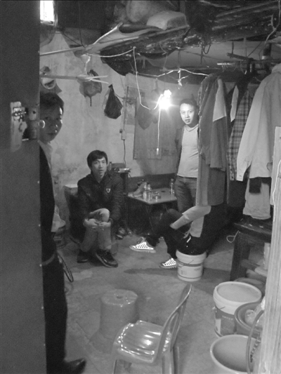 案发前刘双云曾借住在朋友邓元发的出租屋里。