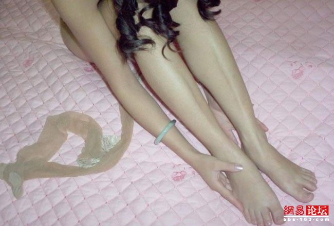 暗访女大学生丝袜会所 坑人不浅