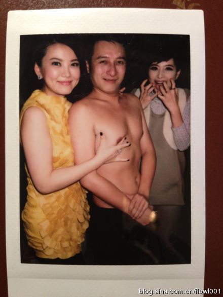 2012年娱乐圈最喜感的10大瞬间 李湘自爆捏奶袭胸不雅照