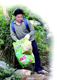 青岛环保哥8年所捡垃圾能覆盖浮山所有山路 成立工作室