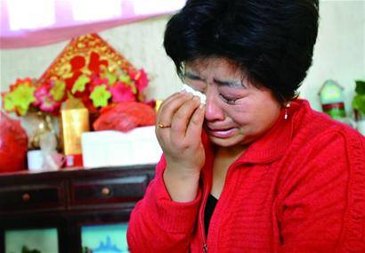 雪夜捡回女婴当亲闺女 为治病倾家荡产