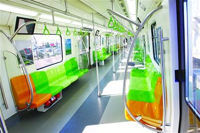 首列不锈钢地铁客车青岛下线 首列不锈钢地铁客车青岛下线