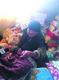 真悬啊!都96岁了咱不自己做饭好吗 真悬啊!都96岁了咱不自己做饭好吗