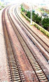 百年胶济线换轨四代 冬检150万螺栓挨个拧 百年胶济线换轨四代 冬检150万螺栓挨个拧