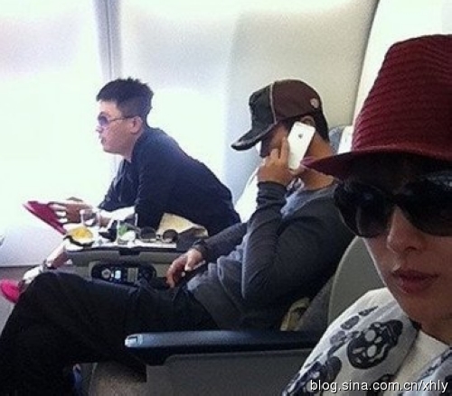 2012娱圈年度囧人囧事(二) 中年女星尺度大开 李维嘉遭胸袭