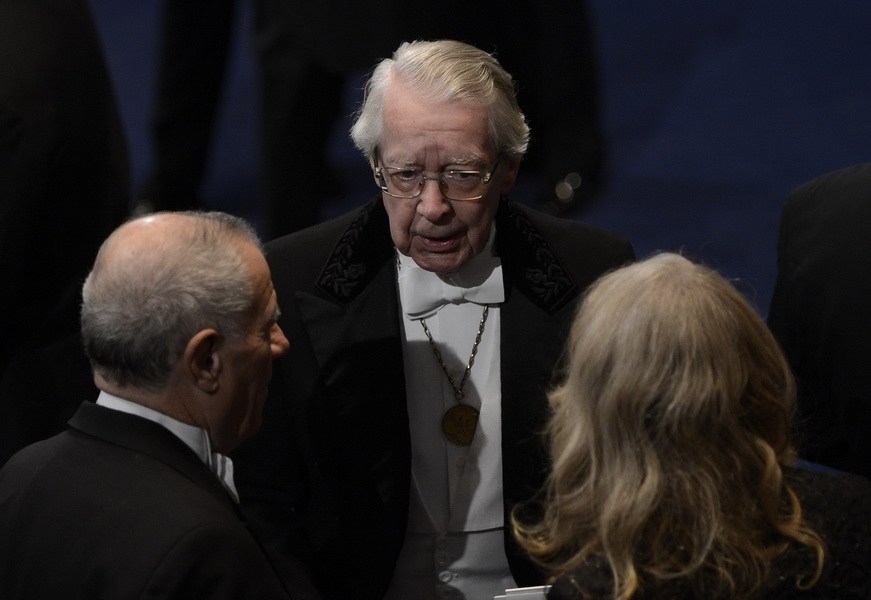 莫言领诺贝尔奖 颁奖致辞:想象力穿越人类存在