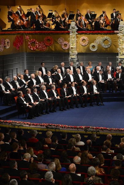 莫言领诺贝尔奖 颁奖致辞:想象力穿越人类存在