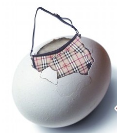 记者卧底Burberry生产厂 揭奢侈品生过程