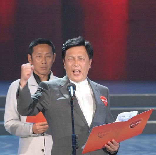 陈道明“冷眼”看唐国强照片网络走红(图)