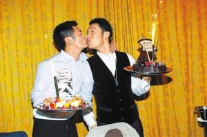 余文乐片场意外激吻黄晓明