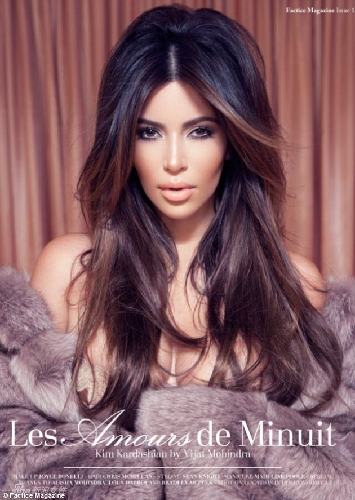 金-卡戴珊肉色镂空内衣登杂志 秀丰满半球致命诱惑