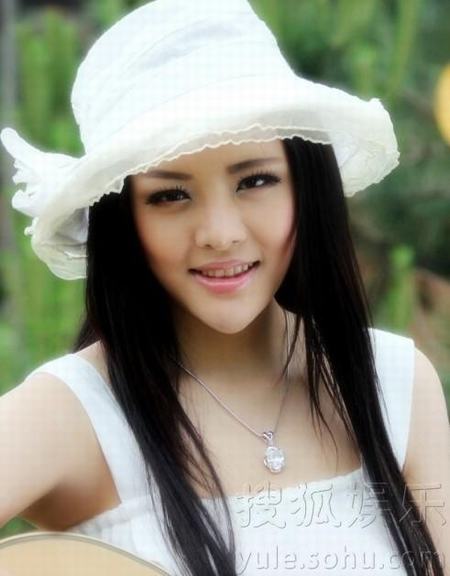 霍启刚“海战门”90后超模吴婷私照曝光 曾担任文化大使