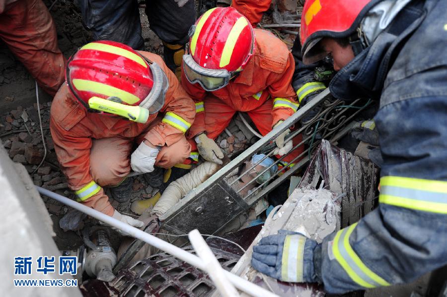 （新华网）（2）宁波塌楼事故导致一死一伤