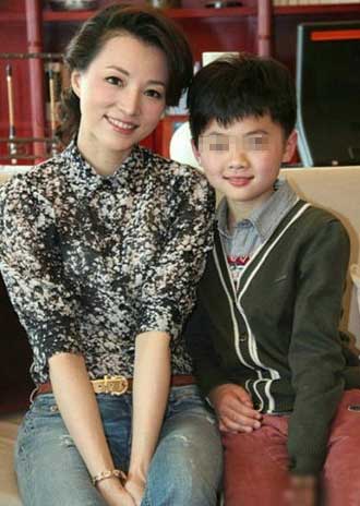 女星继母生活揭秘