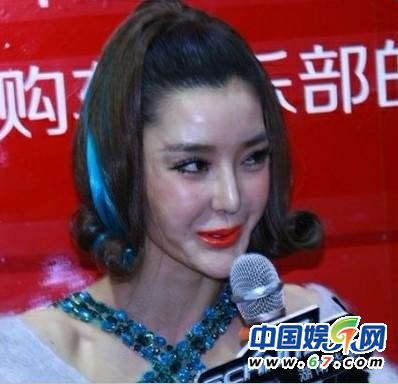 李颖芝整容前清楚照曝光 网友：邻家小妹变蛇妖