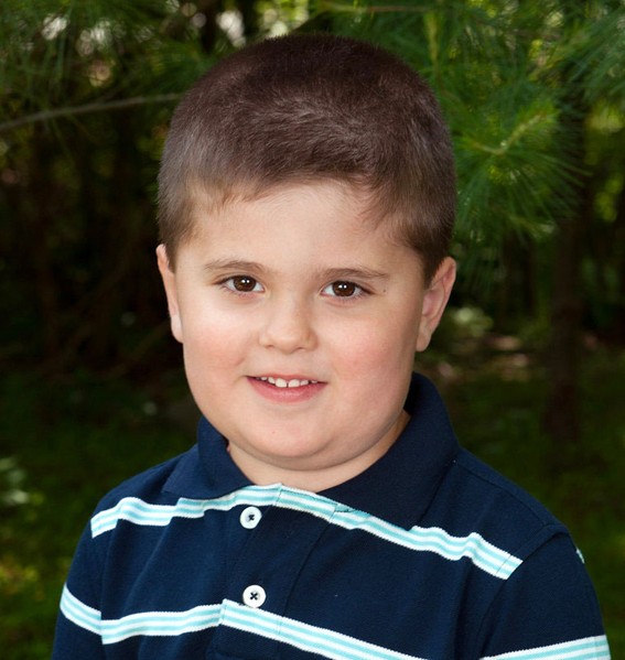 美国康州小学枪击案遇难者照片公布 老师救学生身亡