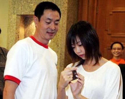 王菲前夫窦唯陪酒筹钱为女庆生 李宗盛纵容女儿私奔