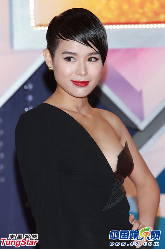 第45届TVB台庆红毯群星璀璨 米雪中国风秀香肩完胜众露背女星
