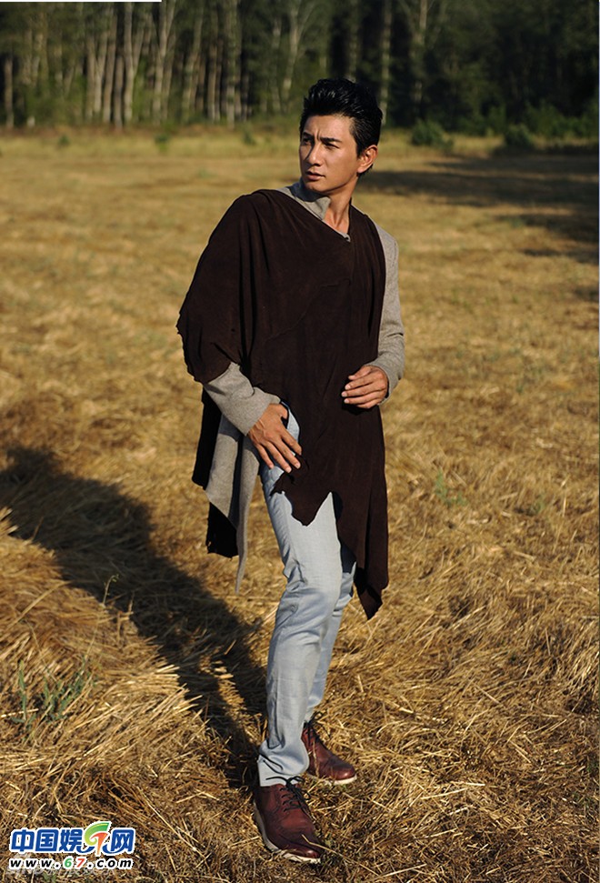 吴奇隆帅气街拍